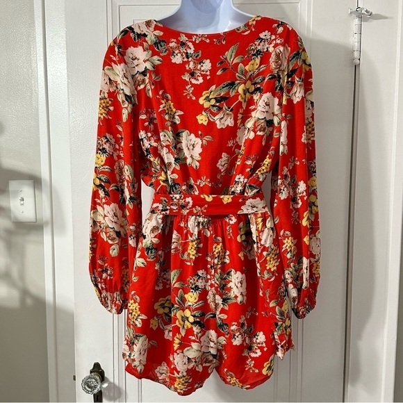 GIBSONLOOK | Red Floral Lindsey
Surplice Romper - Women size large - Picture 9 of 11